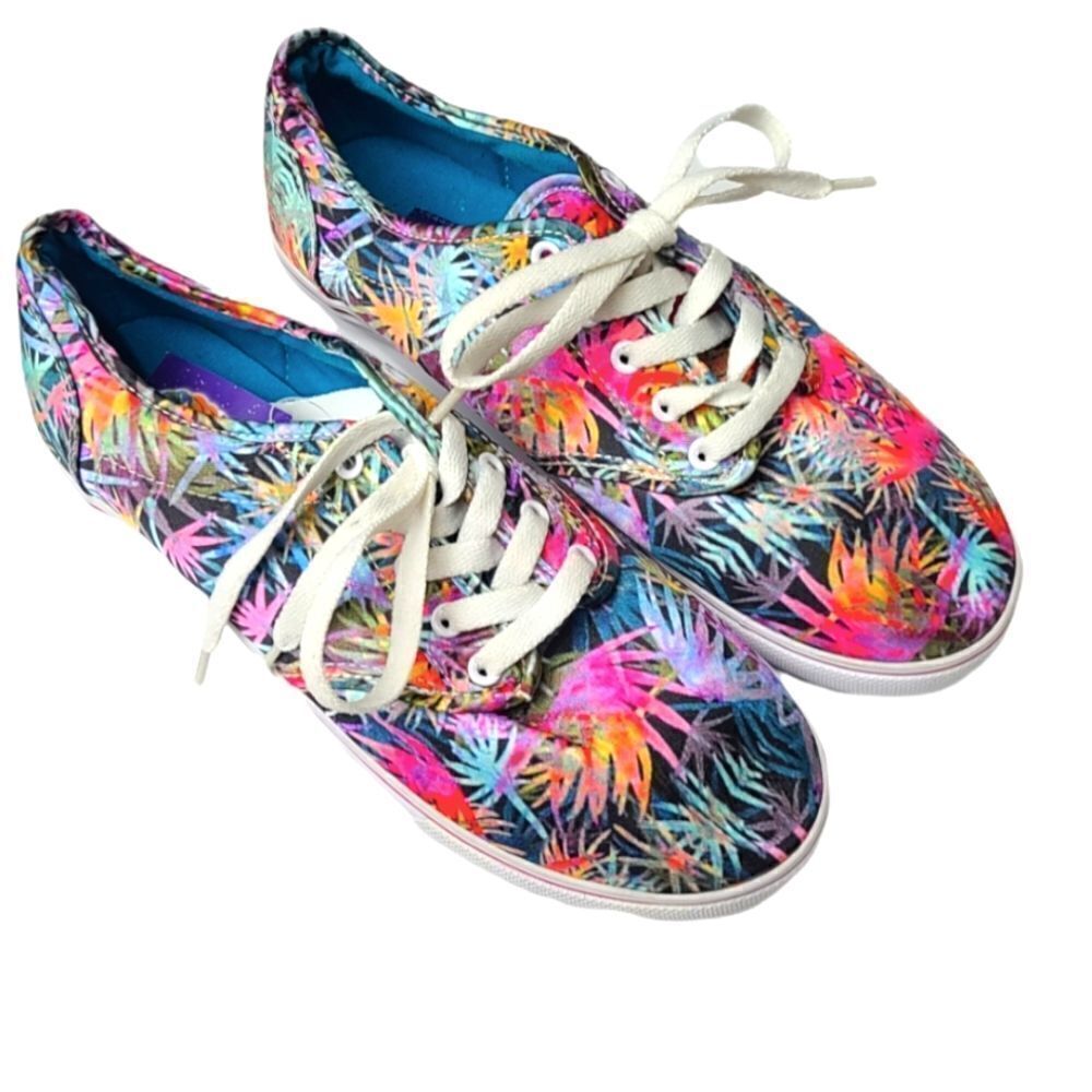 Sports World Women's Aesthetic Fashion Sneakers Size 9.5 New‎